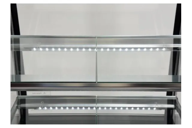 Witryna chłodnicza 300l 65x80x144 czarna Yato YG-05040