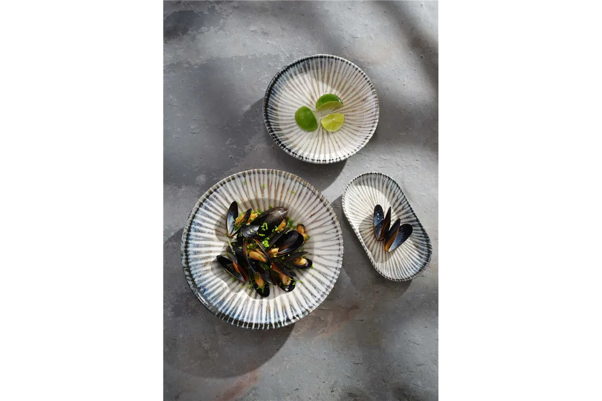 Talerz trójkątny Ammonite 190 mm Fine Dine 200285