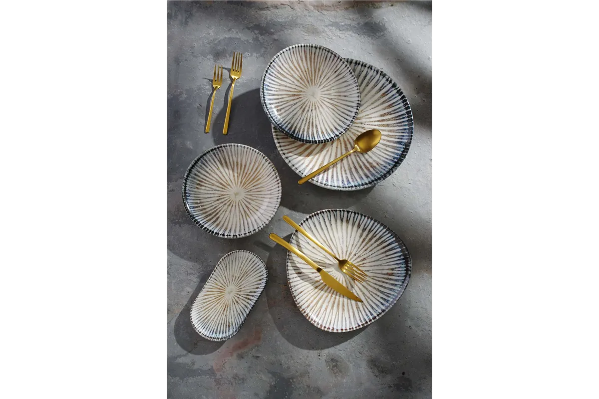 Talerz trójkątny Ammonite 190 mm Fine Dine 200285