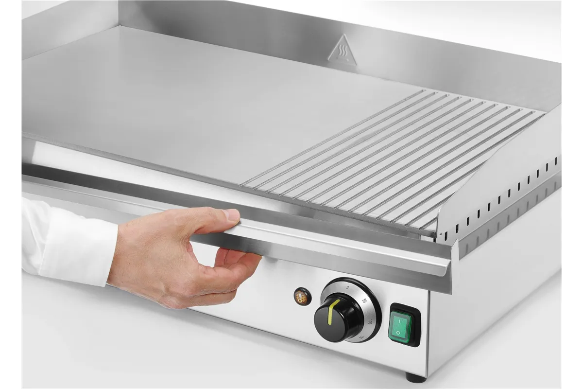 Płyta grillowa w ⅓ żebrowana, Kitchen Line, 2/3 gładka, 1/3 ryflowana, 220-240V/3500W, 697x474x241mm Hendi 154960