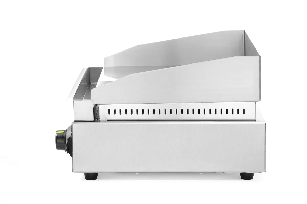 Płyta grillowa w połowie żebrowana, Profi Line, 1/2 gładka, 1/2 ryflowana, 230V/2400W, 527x404x233mm Hendi 203156