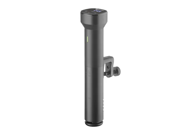 Cyrkulator zanurzeniowy do sous vide 30, 30L, czarny, 220-240V/1200W, 70x120x330mm Hendi 221129