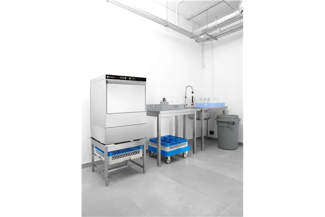 Zmywarka do naczyń 50x50 – sterowana elektronicznie, 400V/6600W, 570x600x830mm Hendi 231753