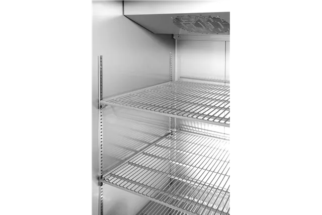 Szafa chłodnicza, 1-drzwiowa, GN 2/1, 465L, 230V/250W, 700x880x2043mm Arktic 236673