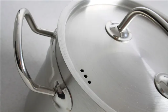 Garnek wysoki z pokrywką, Kitchen Line, 2,8L, ⌀160x140mm Hendi 837108